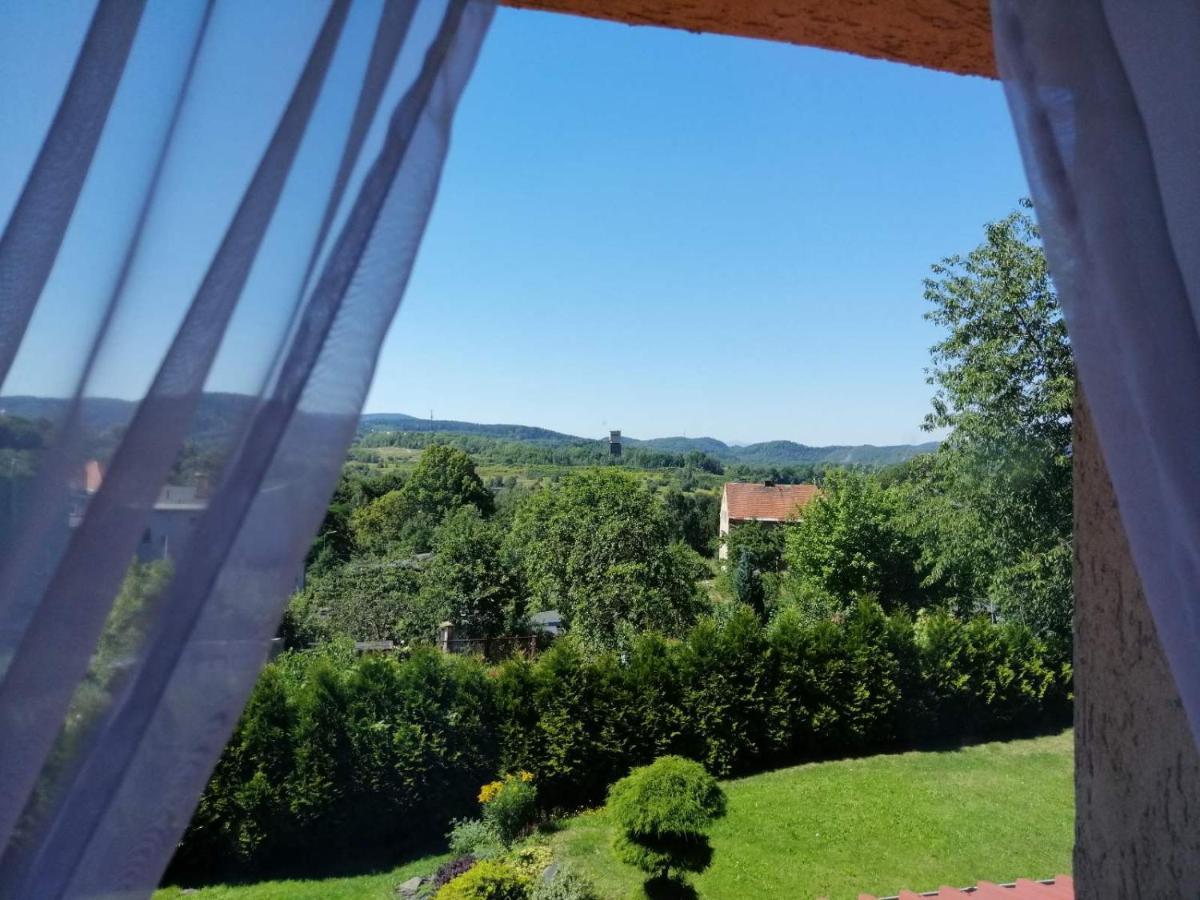 Zielone Wzgorze Hostel Walbrzych Bagian luar foto