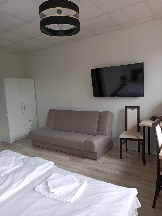 Zielone Wzgorze Hostel Walbrzych Bagian luar foto