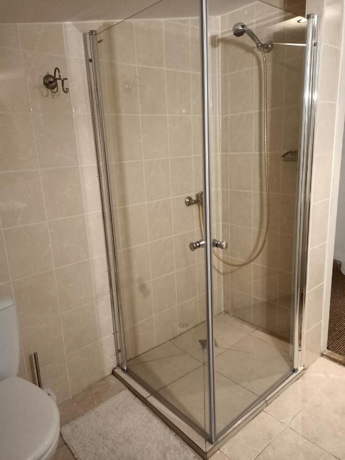 Zielone Wzgorze Hostel Walbrzych Bagian luar foto